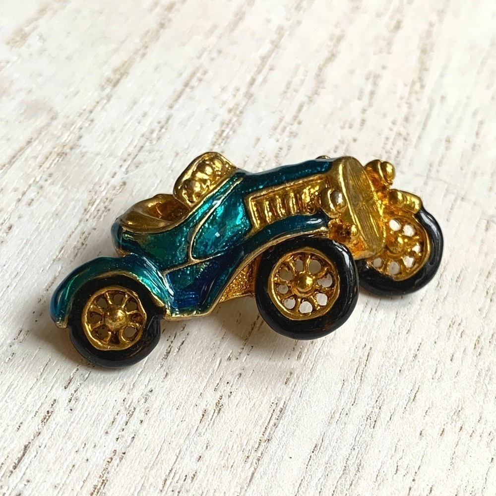 Vintage Gold Tone Enameled Car Brooch Green